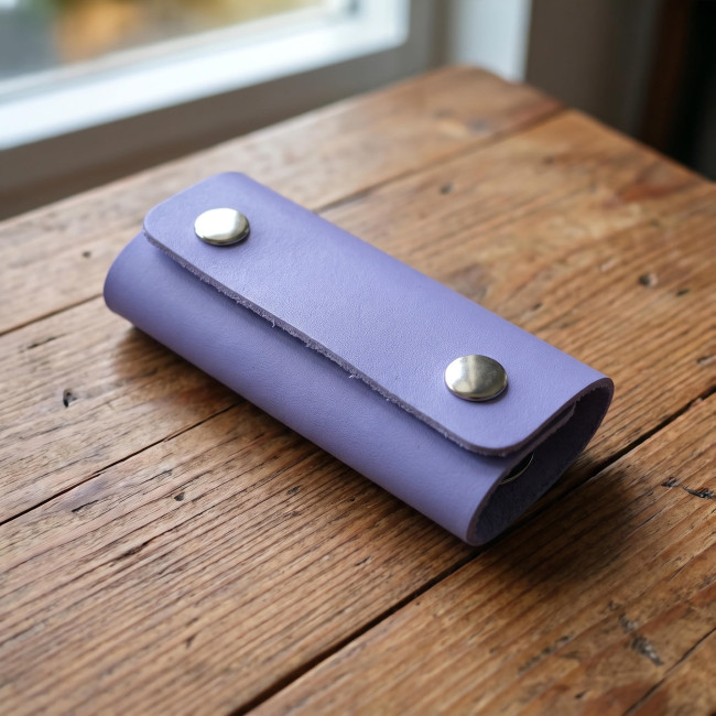Шкіряна ключниця на кнопках класика (кайзер) лаванда