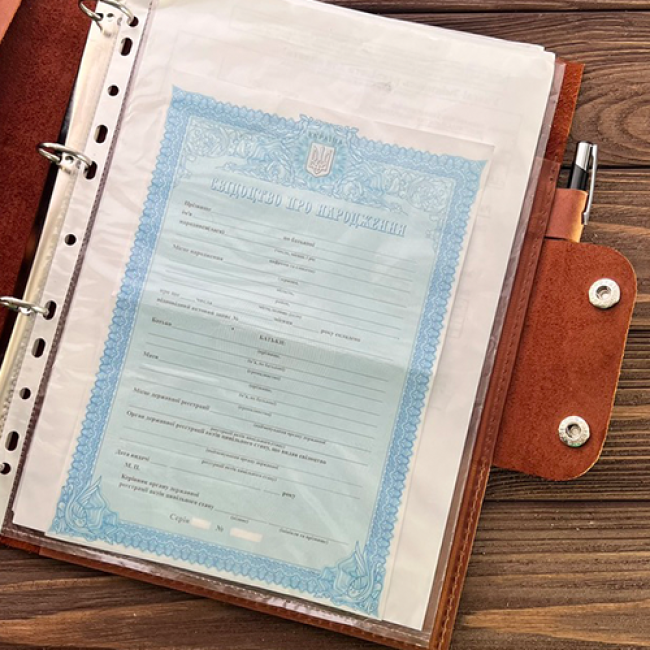 Папка для сімейних документів А4 (крейзі) коньячний з гравіюванням Папка для сімейних документів А4 (крейзі) коньячний з гравіюванням