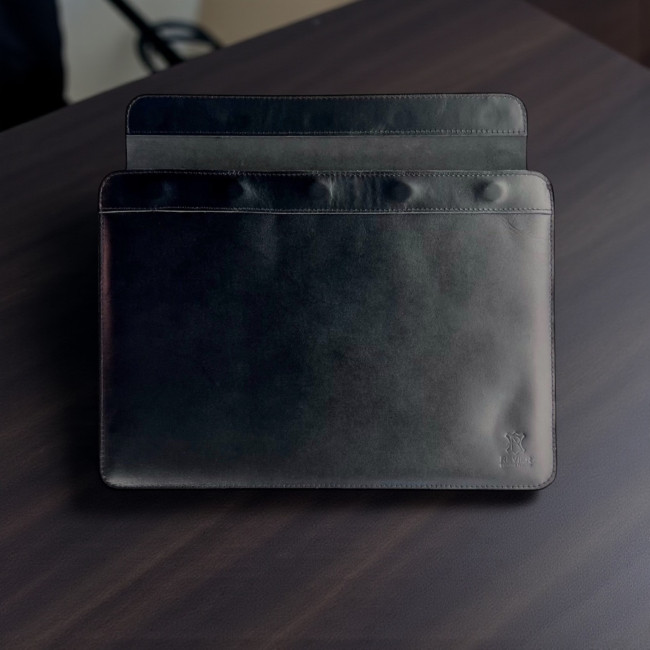 Шкіряний чохол на магнітах для MacBook (кайзер) Чорний