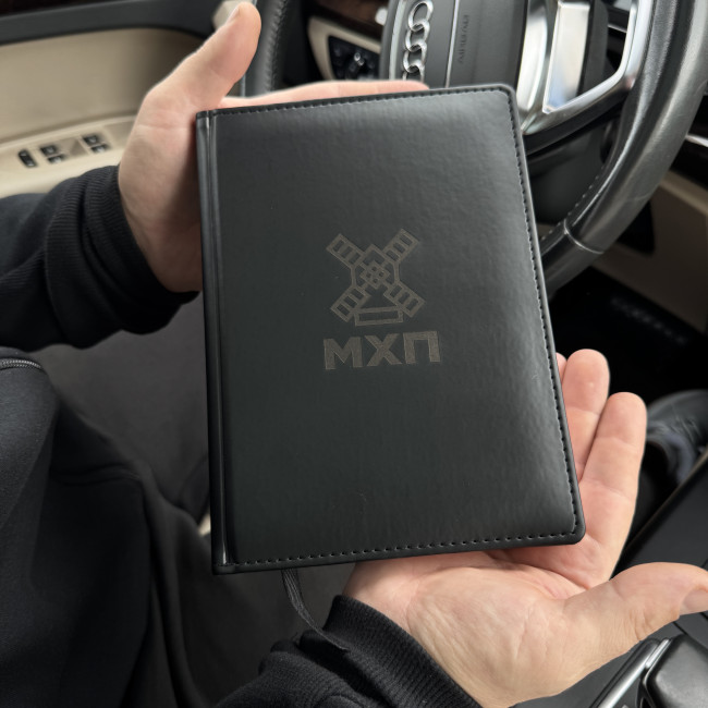 Блокнот недатований на 340 сторінок Чорний