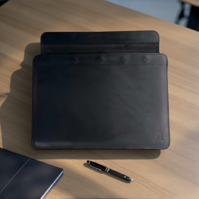 Шкіряний чохол на магнітах для MacBook (крейзи) Чорний